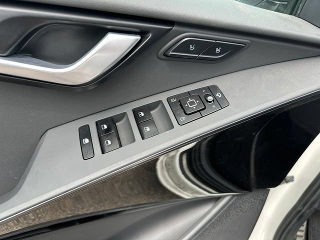Used 2023 Kia Niro Wave w/ Wave Preserve Package FWD image 17
