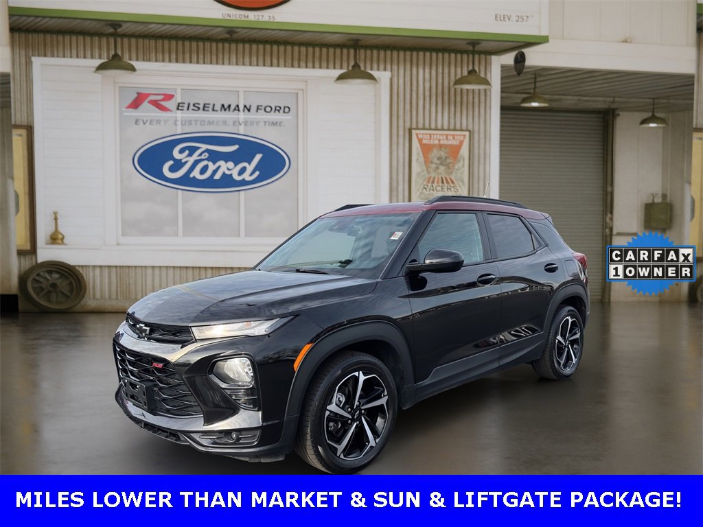 Used 2022 Chevrolet TrailBlazer RS w/ Sun and Liftgate Package image 2