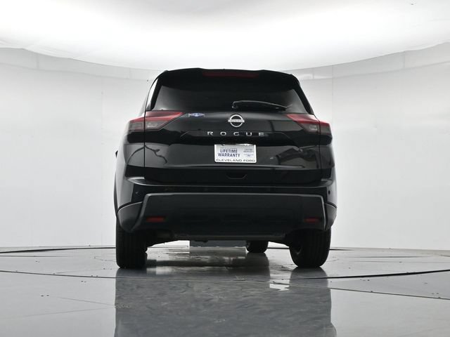 Used 2025 Nissan Rogue SV FWD image 39