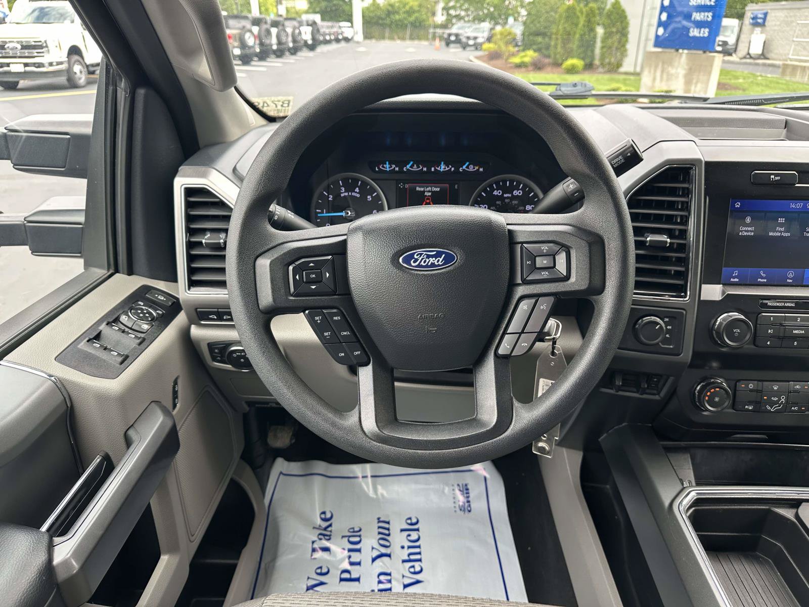 Certified 2022 Ford F250 XLT w/ Black Appearance Package AWD/4WD image 12