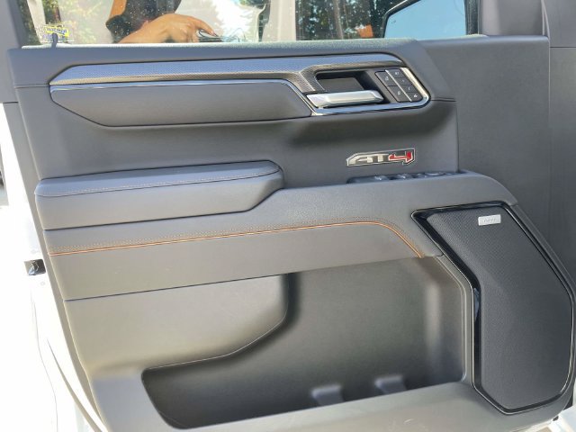Used 2025 GMC Sierra 1500 AT4 w/ AT4 Premium Package AWD/4WD image 17