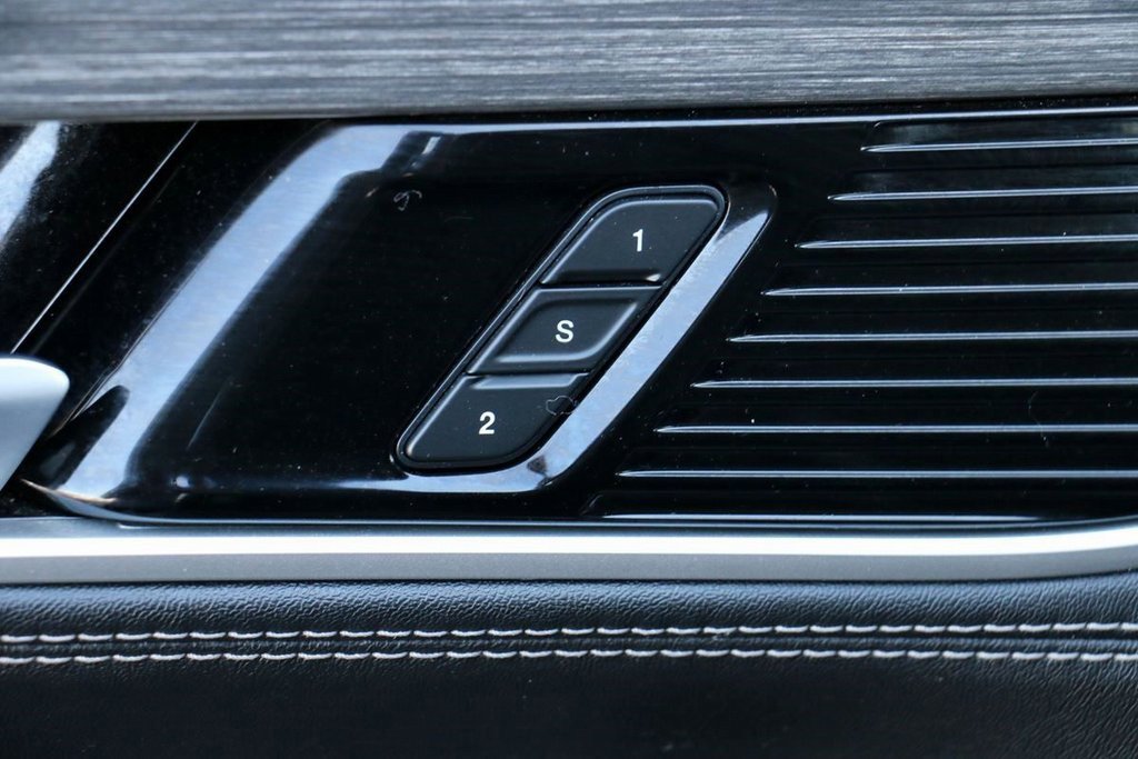 Used 2024 Jeep Wagoneer L Series II image 15