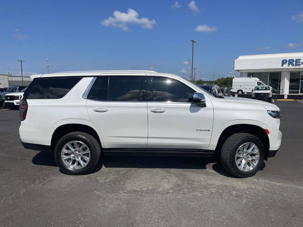 Used 2024 Chevrolet Tahoe Premier AWD/4WD image 2