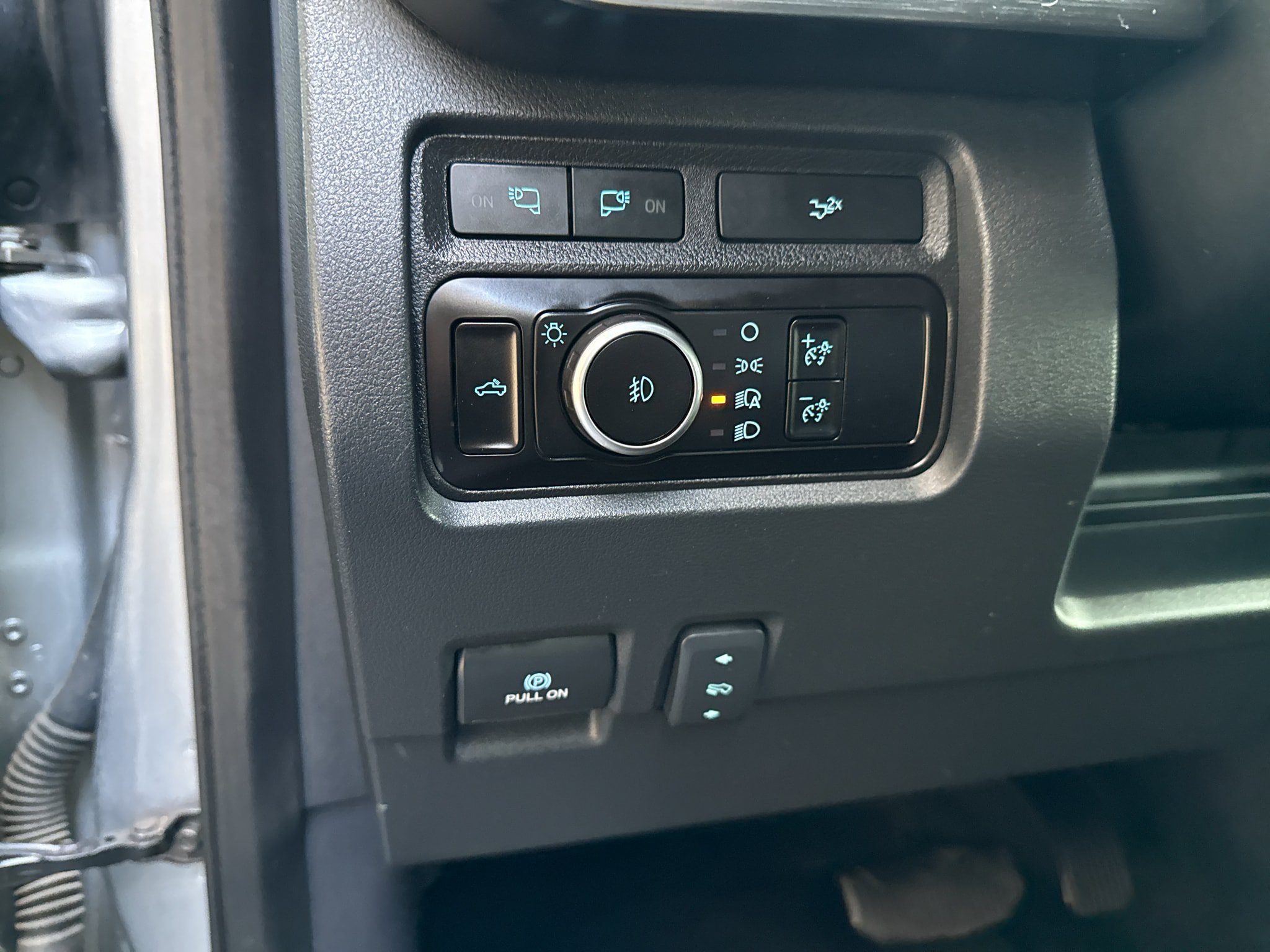 Certified 2023 Ford F250 Lariat w/ Sport Appearance Package AWD/4WD image 16