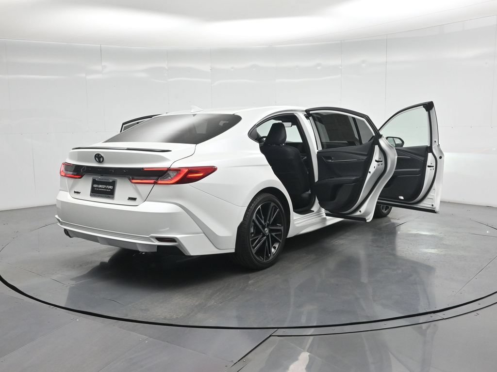 Used 2026 Toyota Camry XSE FWD image 4