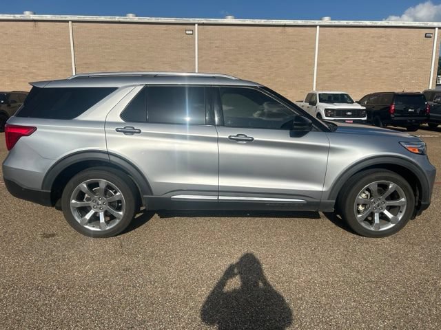Certified 2020 Ford Explorer Platinum w/ Premium Technology Package AWD/4WD image 14