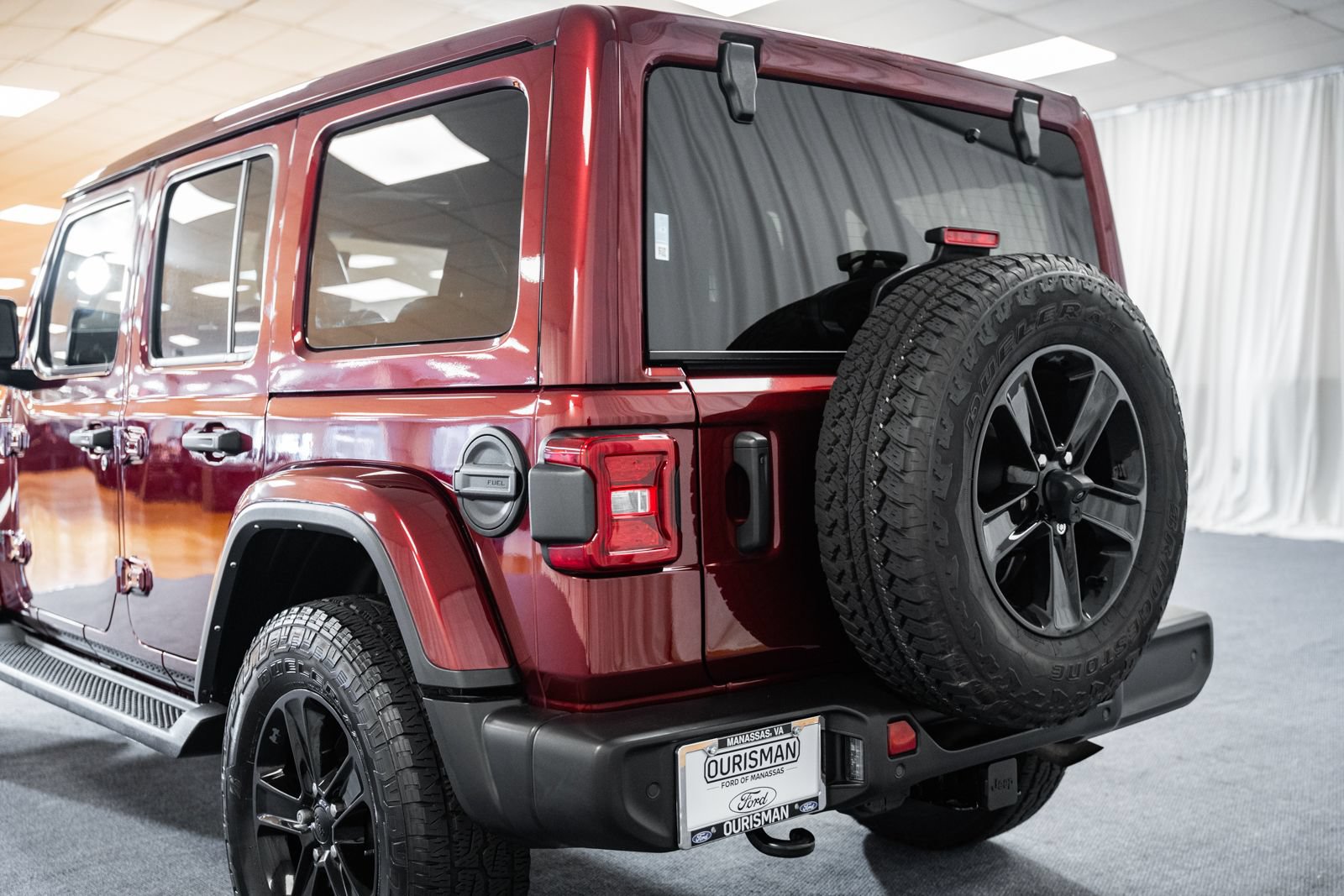 Used 2021 Jeep Wrangler Unlimited Sahara AWD/4WD image 6