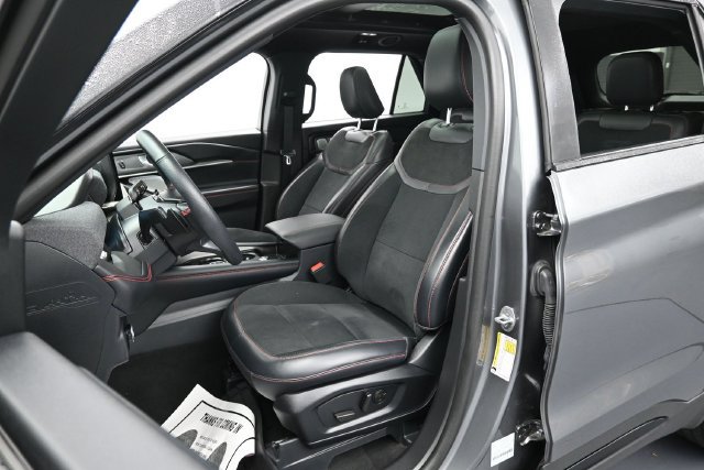 Certified 2025 Ford Explorer ST w/ Sun And Sound Package AWD/4WD image 11
