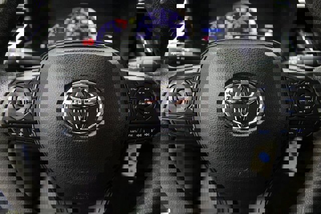 Used 2022 Toyota Corolla LE image 15