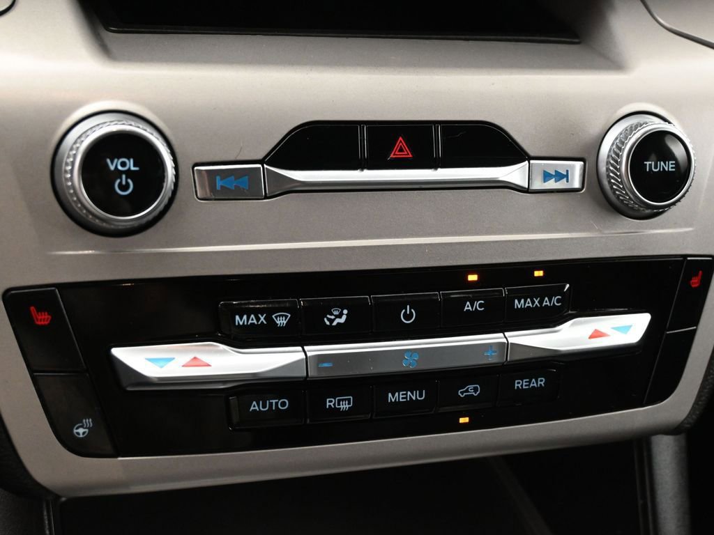 Certified 2022 Ford Explorer XLT w/ Equipment Group 202A image 44