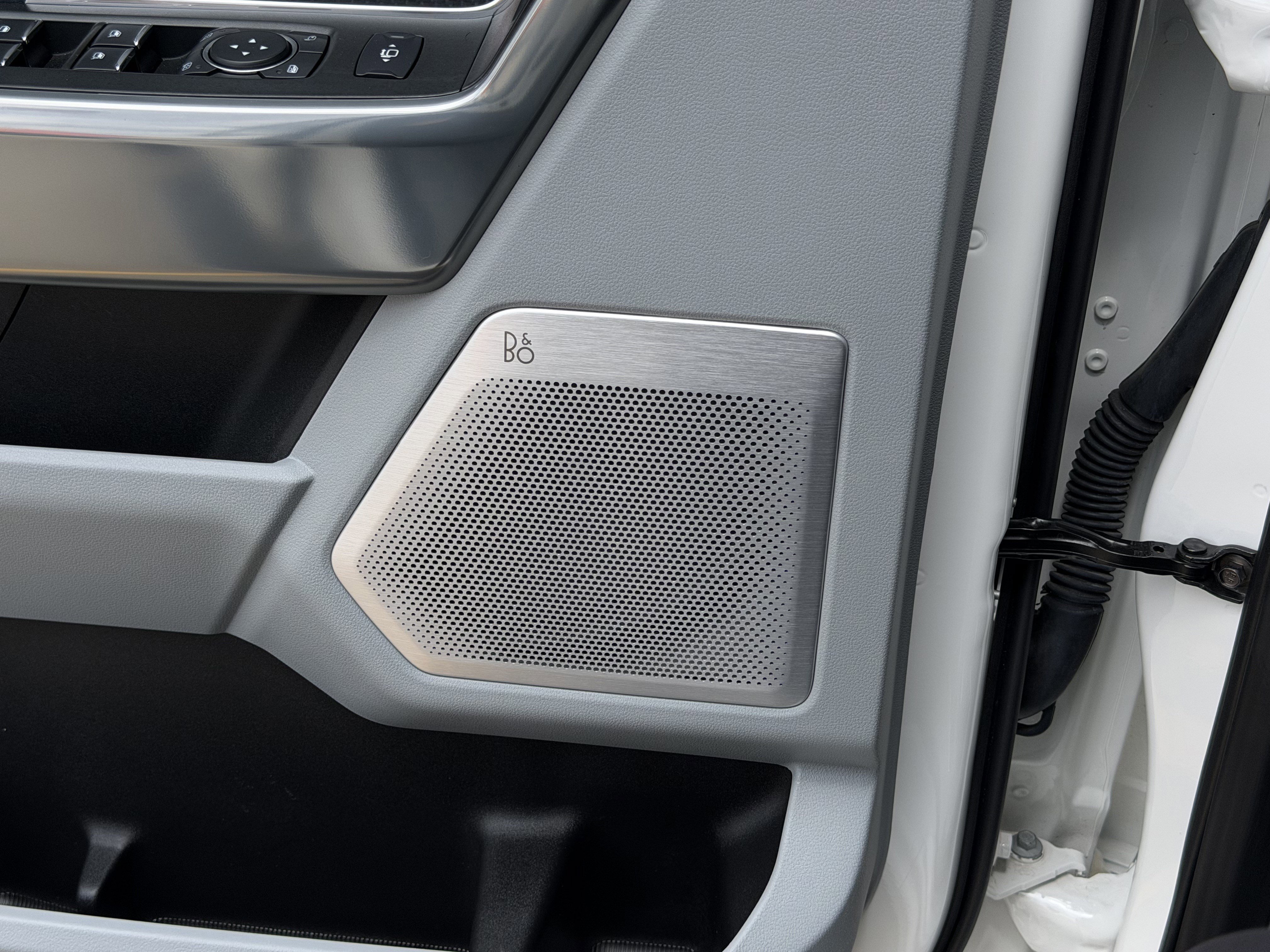 Certified 2024 Ford F250 Limited w/ FX4 Off-Road Package image 38