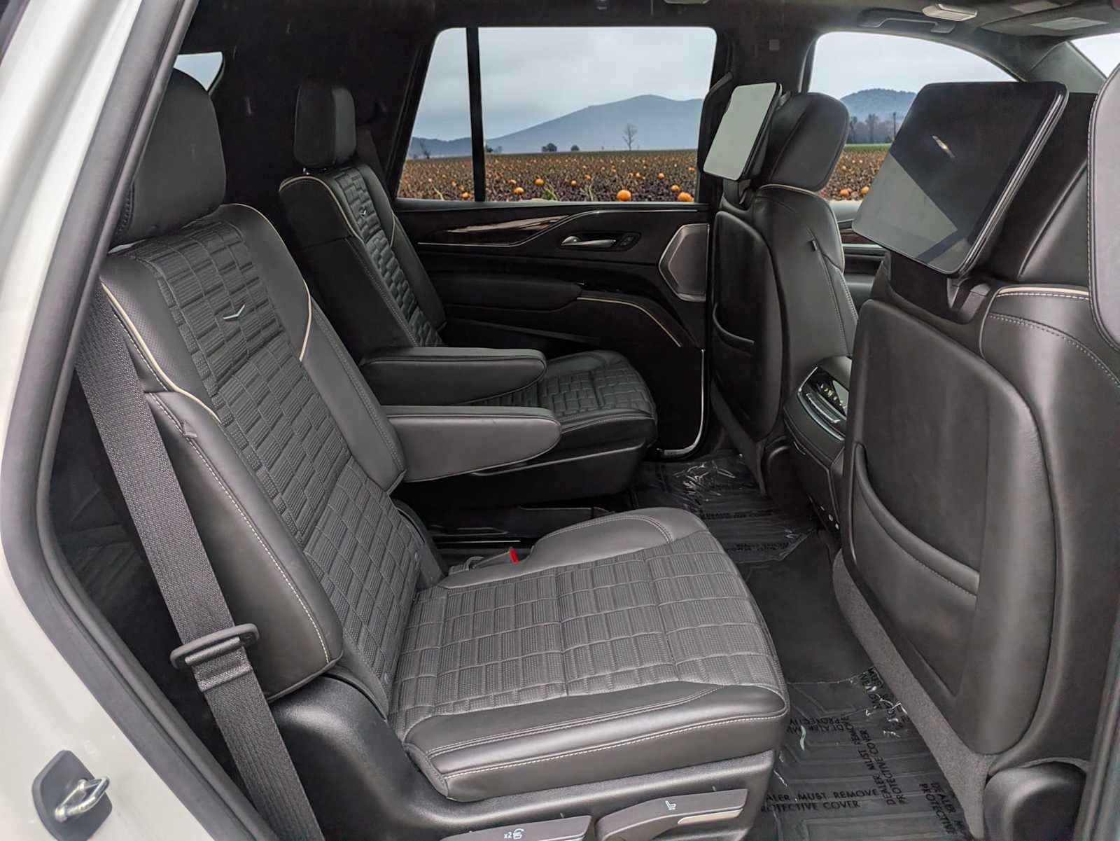 Used 2023 Cadillac Escalade Premium Luxury Platinum w/ LPO, Radiant Package AWD/4WD image 20