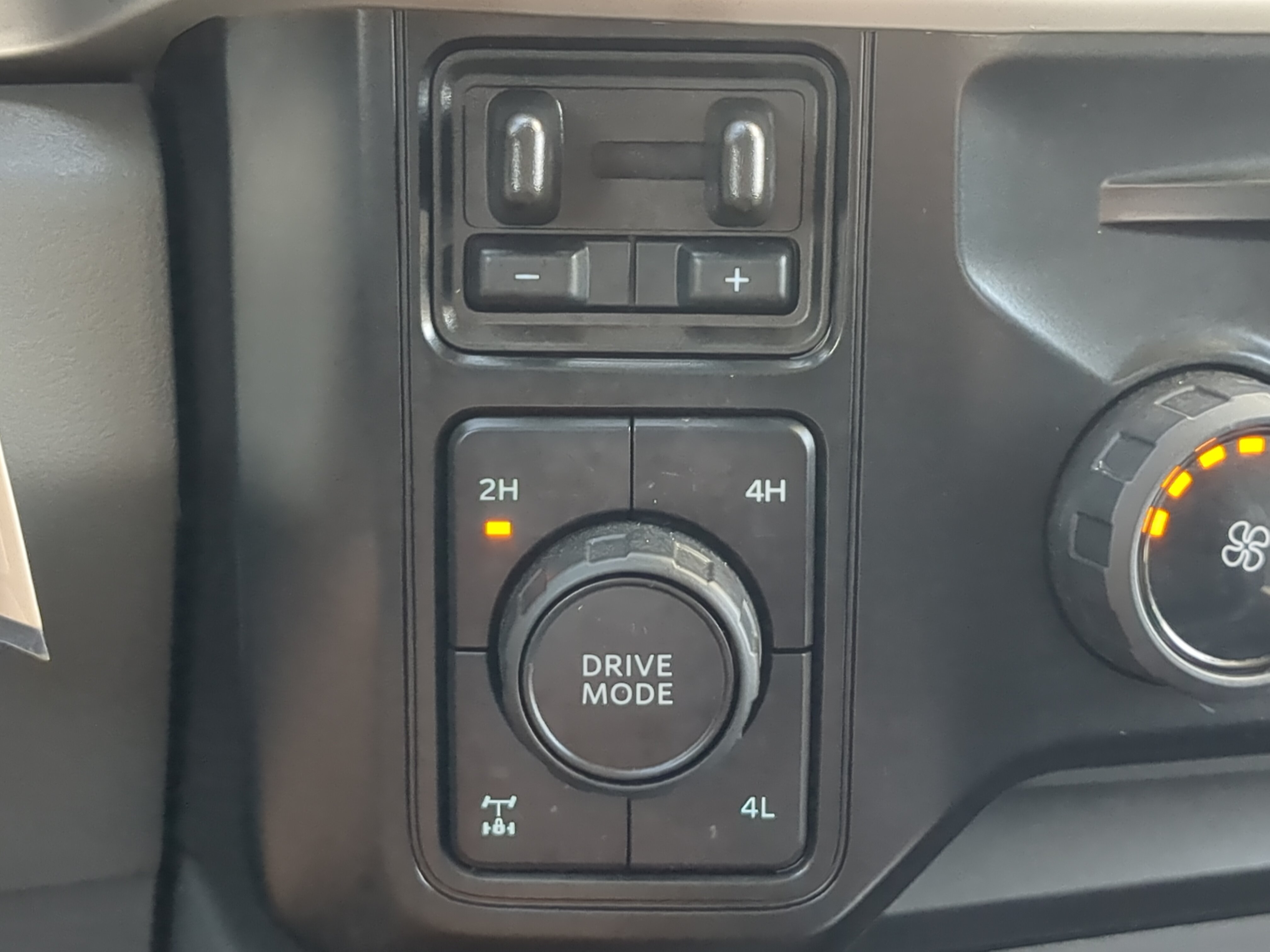 Certified 2025 Ford F250 XLT AWD/4WD image 21