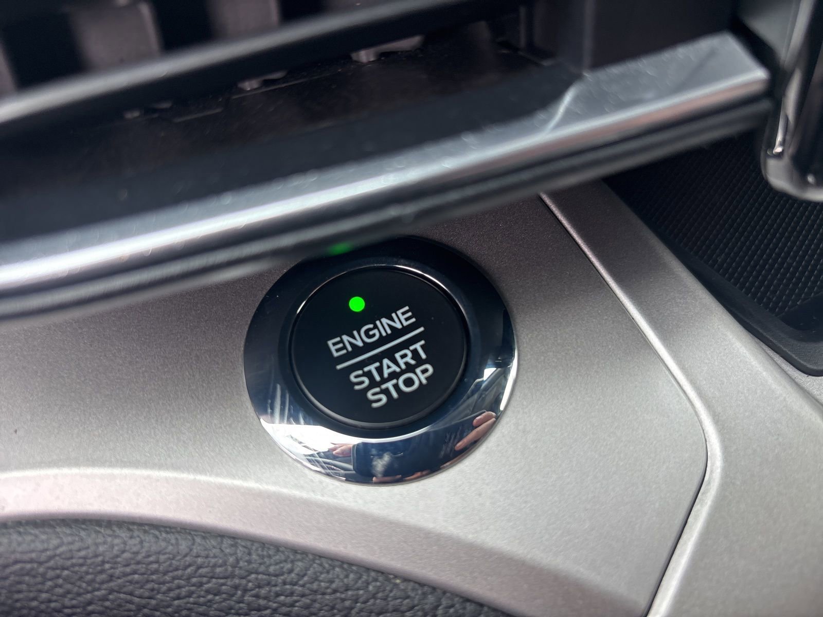 Certified 2021 Ford Explorer XLT w/ Equipment Group 202A image 21