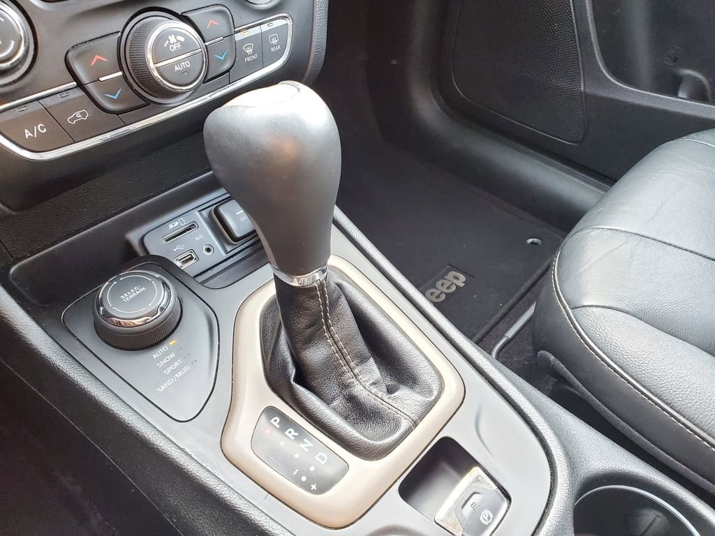 Used 2016 Jeep Cherokee Limited image 28