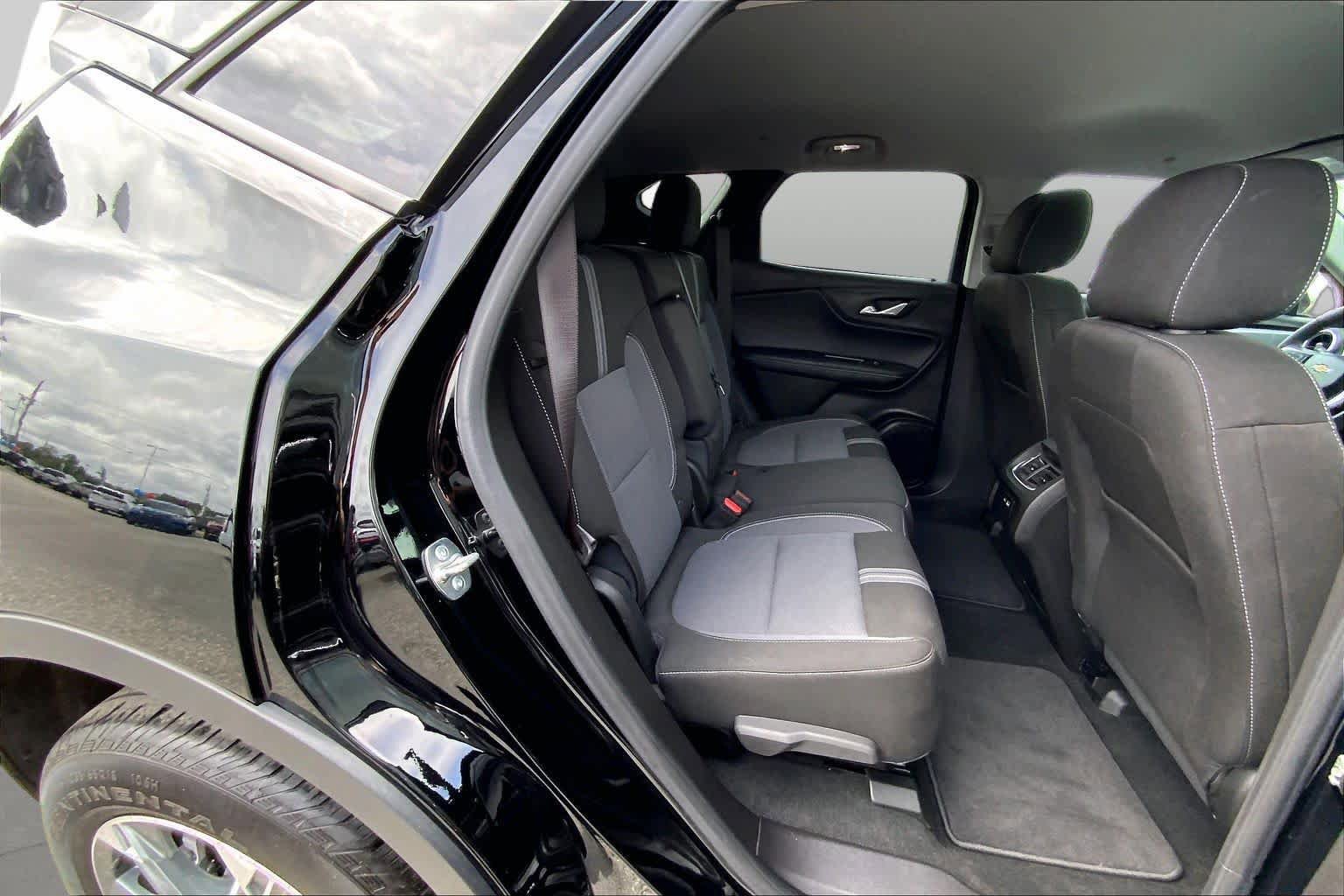 Used 2024 Chevrolet Blazer LT FWD image 18