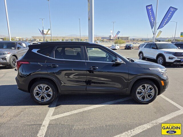 Used 2024 Kia Seltos S FWD image 8