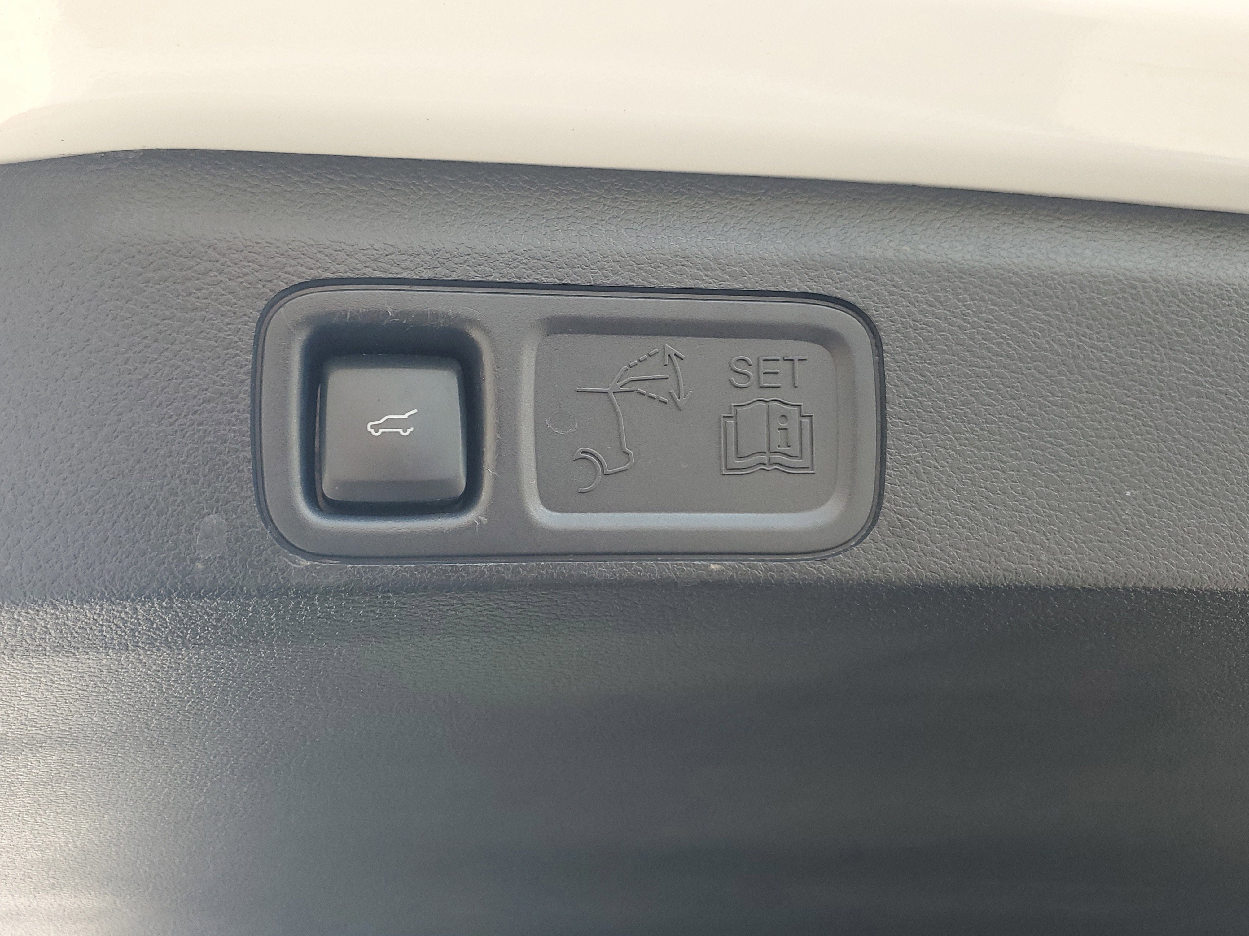 Certified 2024 Ford Expedition Limited image 10