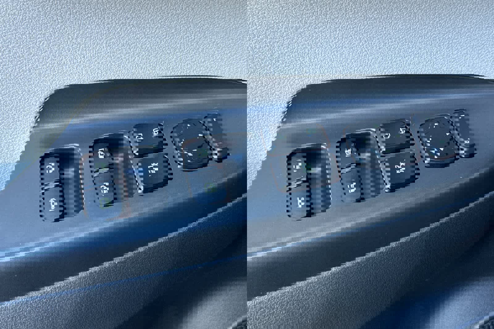 Used 2023 Hyundai Kona SEL w/ Cargo Package image 13