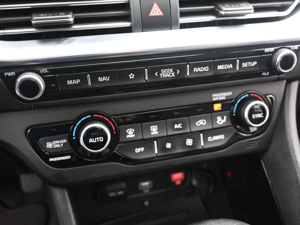 Used 2020 Kia Niro EX Premium FWD image 44