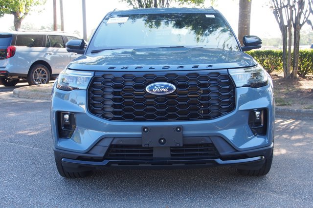 Certified 2025 Ford Explorer ST-Line w/ Premium Package AWD/4WD image 2