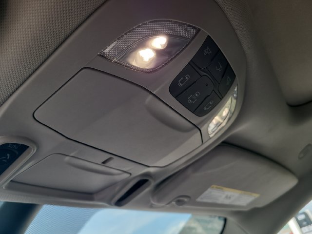 Used 2024 Chrysler Pacifica Limited FWD image 20