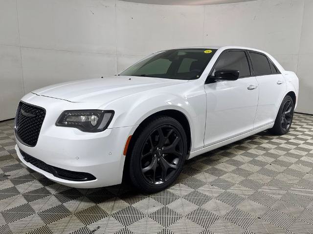 Used 2023 Chrysler 300 Touring w/ Safetytec Plus Group RWD image 9