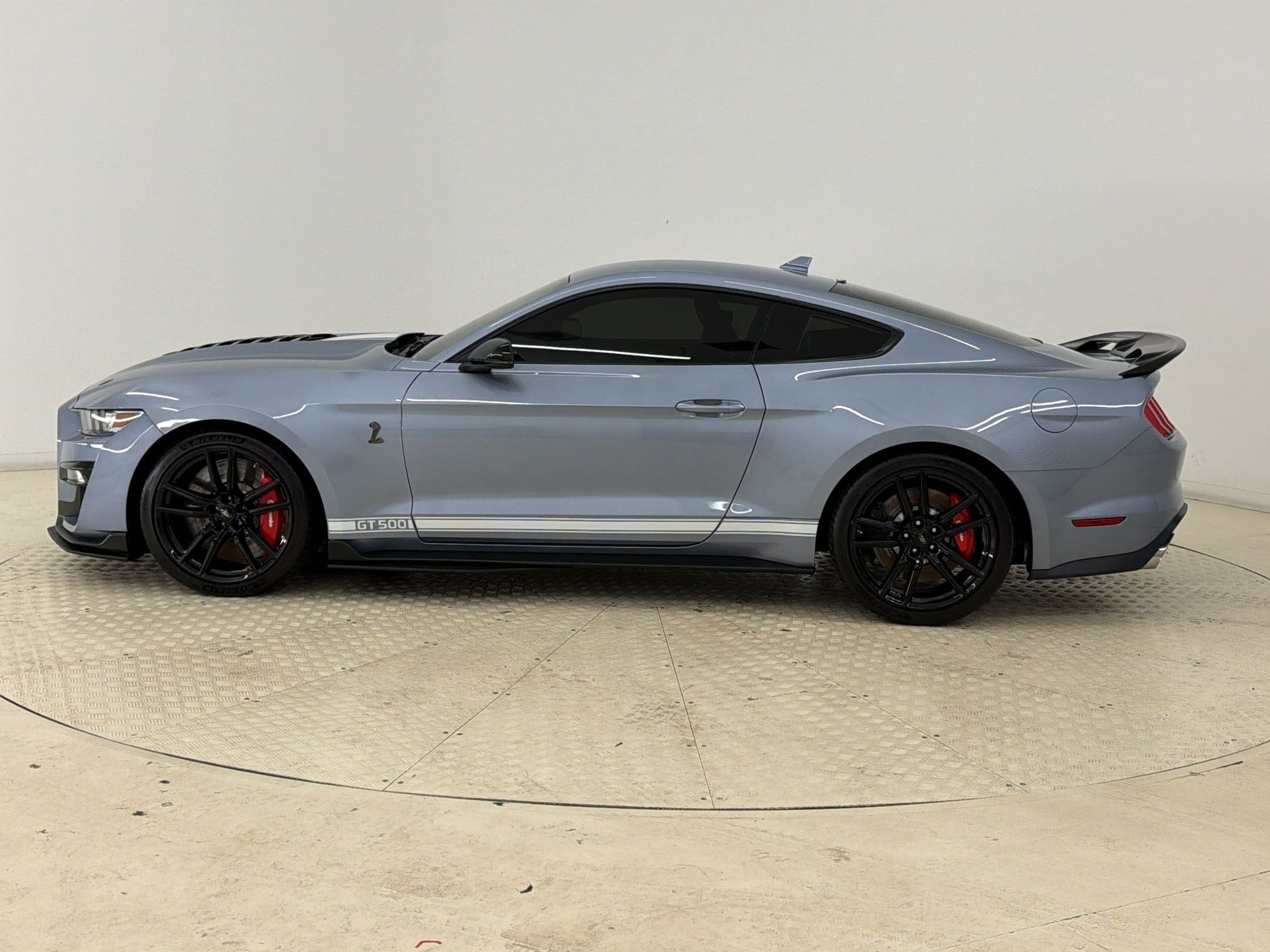 Certified 2022 Ford Mustang Shelby GT500 w/ Technology Package RWD image 2
