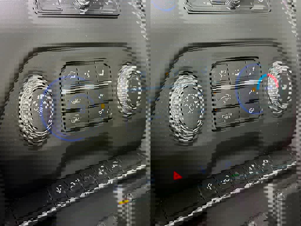 Used 2020 GMC Sierra 1500 4x4 Crew Cab image 16