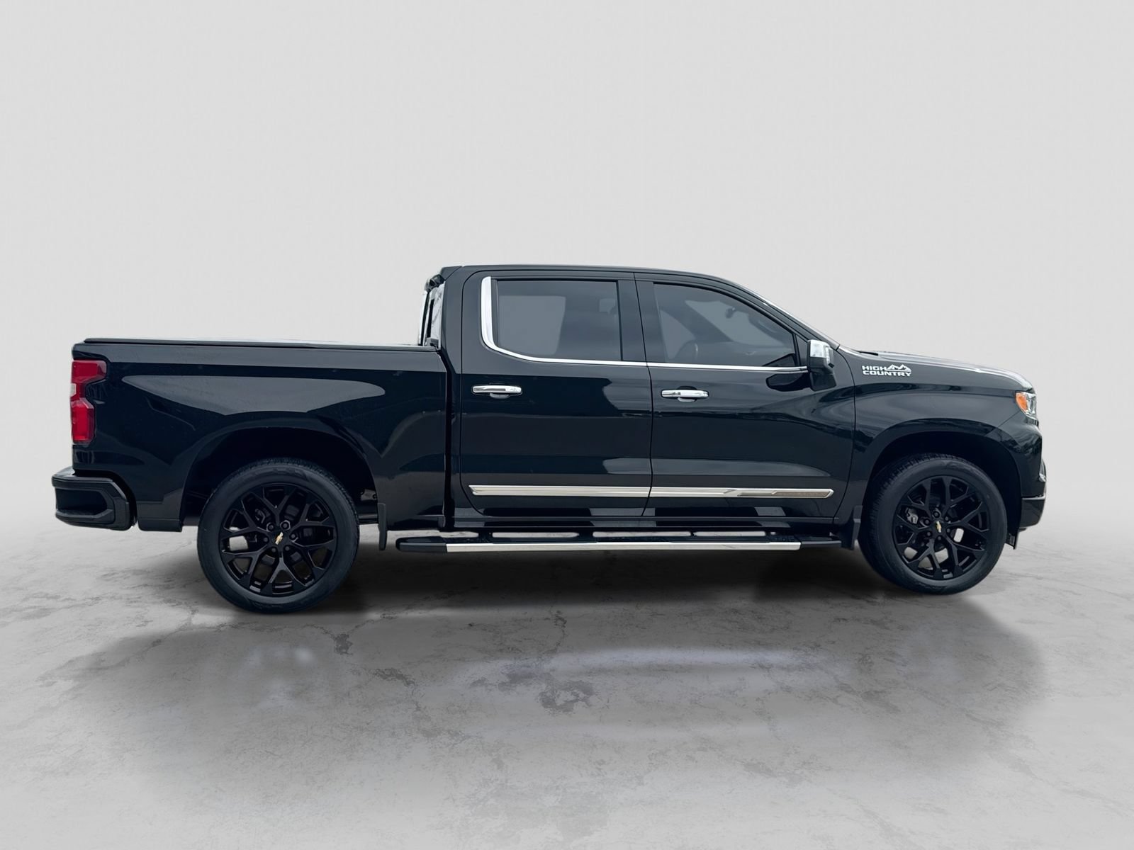 Used 2022 Chevrolet Silverado 1500 High Country w/ Technology Package AWD/4WD image 9