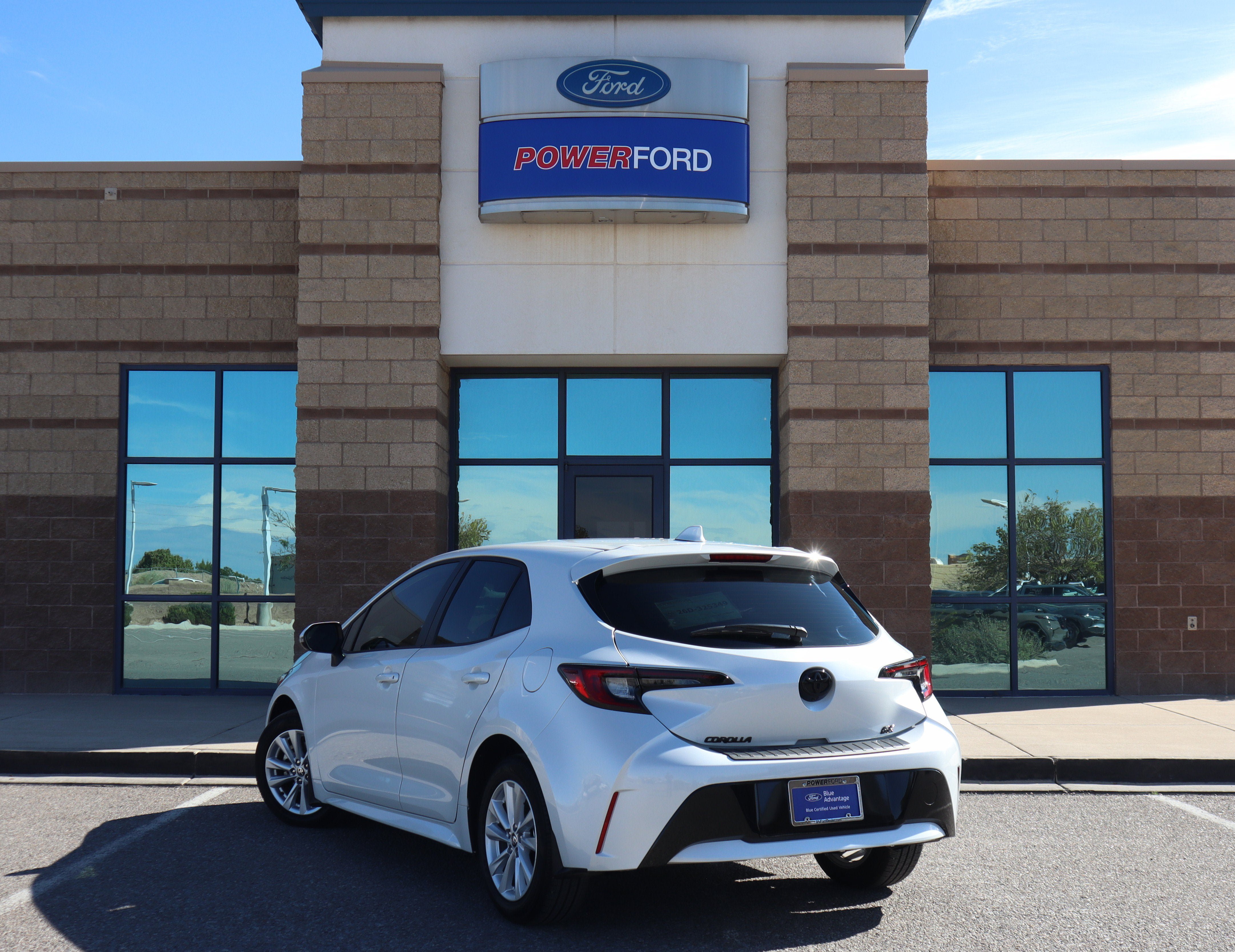 Used 2025 Toyota Corolla SE w/ SE Package FWD image 8