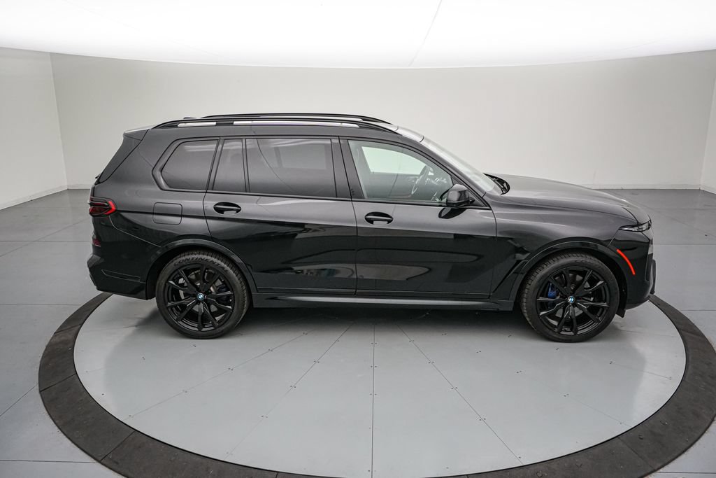 Used 2024 BMW X7 xDrive40i w/ M Sport Package AWD/4WD image 3