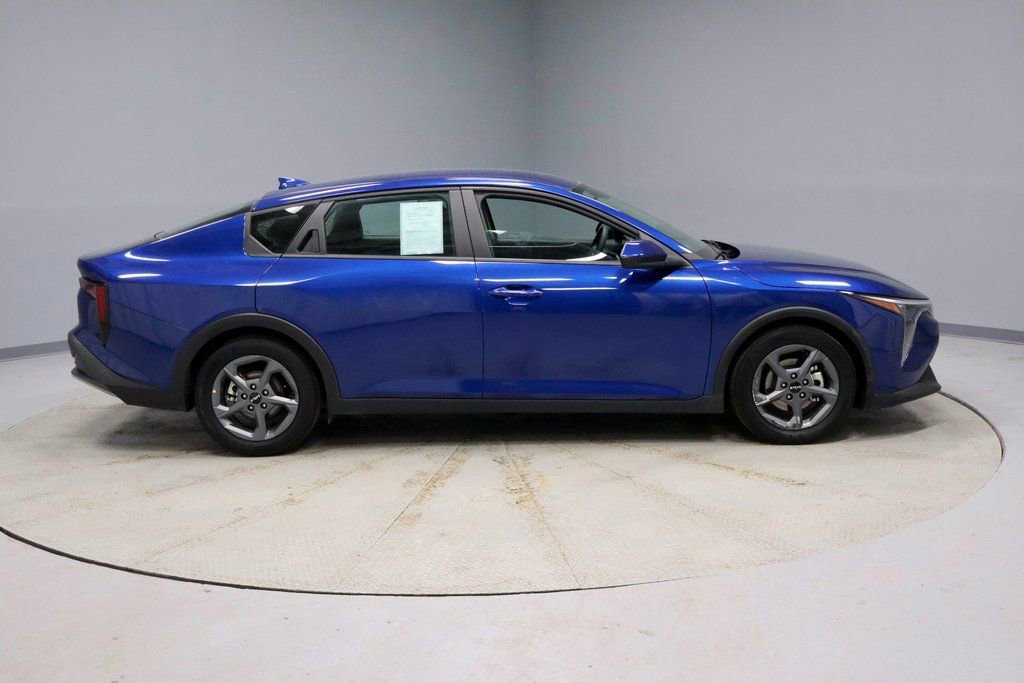 Used 2025 Kia K4 LXS image 6