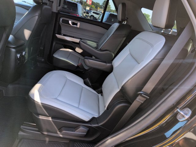 Certified 2021 Ford Explorer XLT w/ Equipment Group 202A RWD image 30