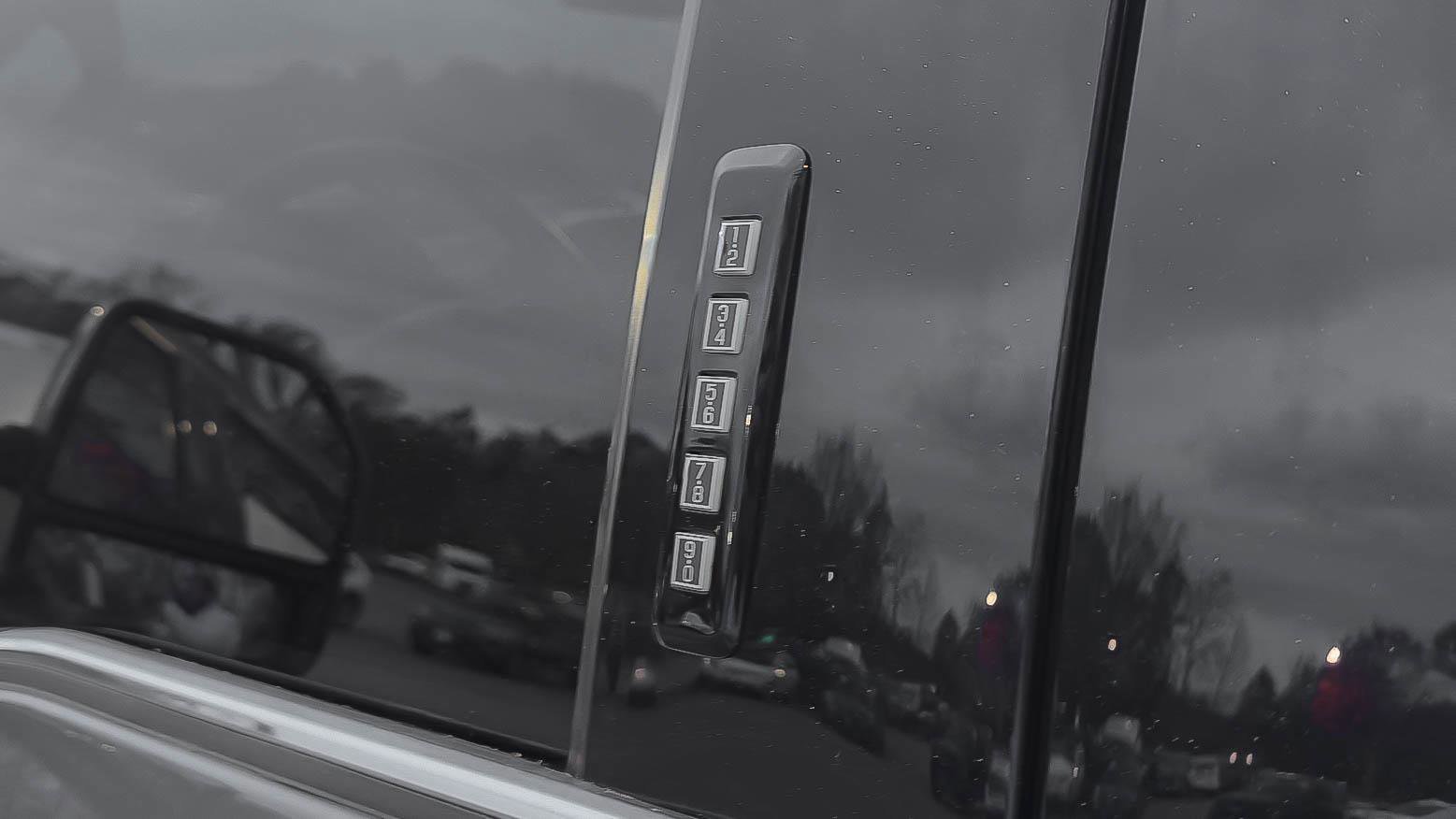 Certified 2022 Ford F350 Platinum w/ FX4 Off-Road Package image 13