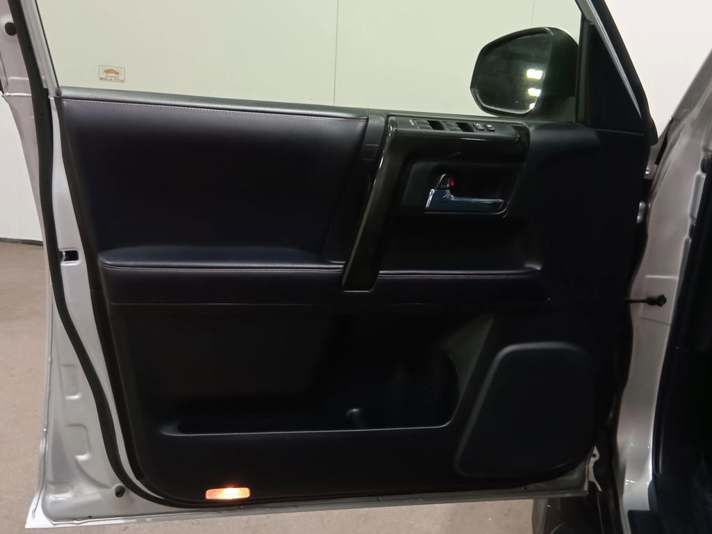 Used 2018 Toyota 4Runner TRD Off-Road Premium image 21