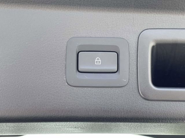 Used 2024 MAZDA CX-30 Carbon image 13