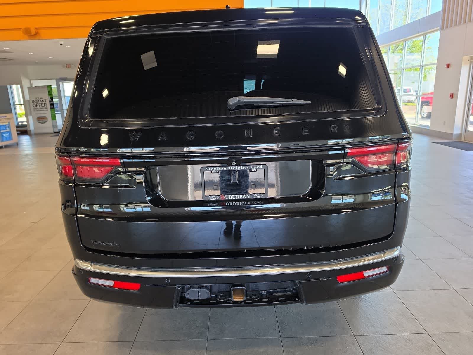 Used 2022 Jeep Wagoneer Series II AWD/4WD image 9