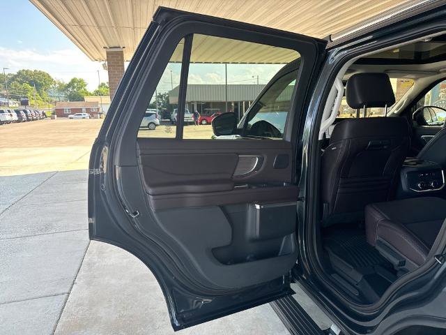 Certified 2025 Ford Expedition Platinum w/ Platinum Ultimate Package AWD/4WD image 21