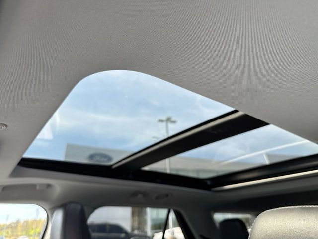 Certified 2022 Ford Explorer XLT w/ Equipment Group 202A AWD/4WD image 22