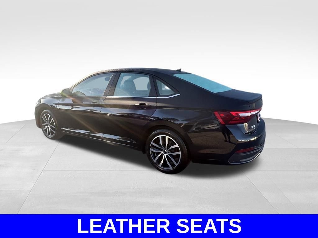 Used 2025 Volkswagen Jetta SE image 6