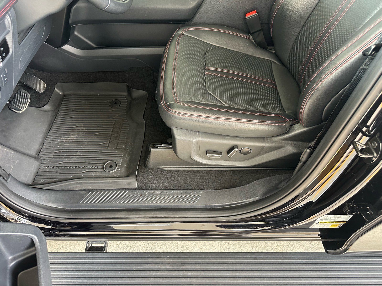 Certified 2023 Ford Expedition Limited AWD/4WD image 17