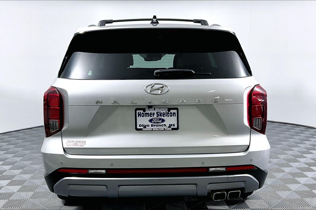 Used 2023 Hyundai Palisade SEL FWD image 4