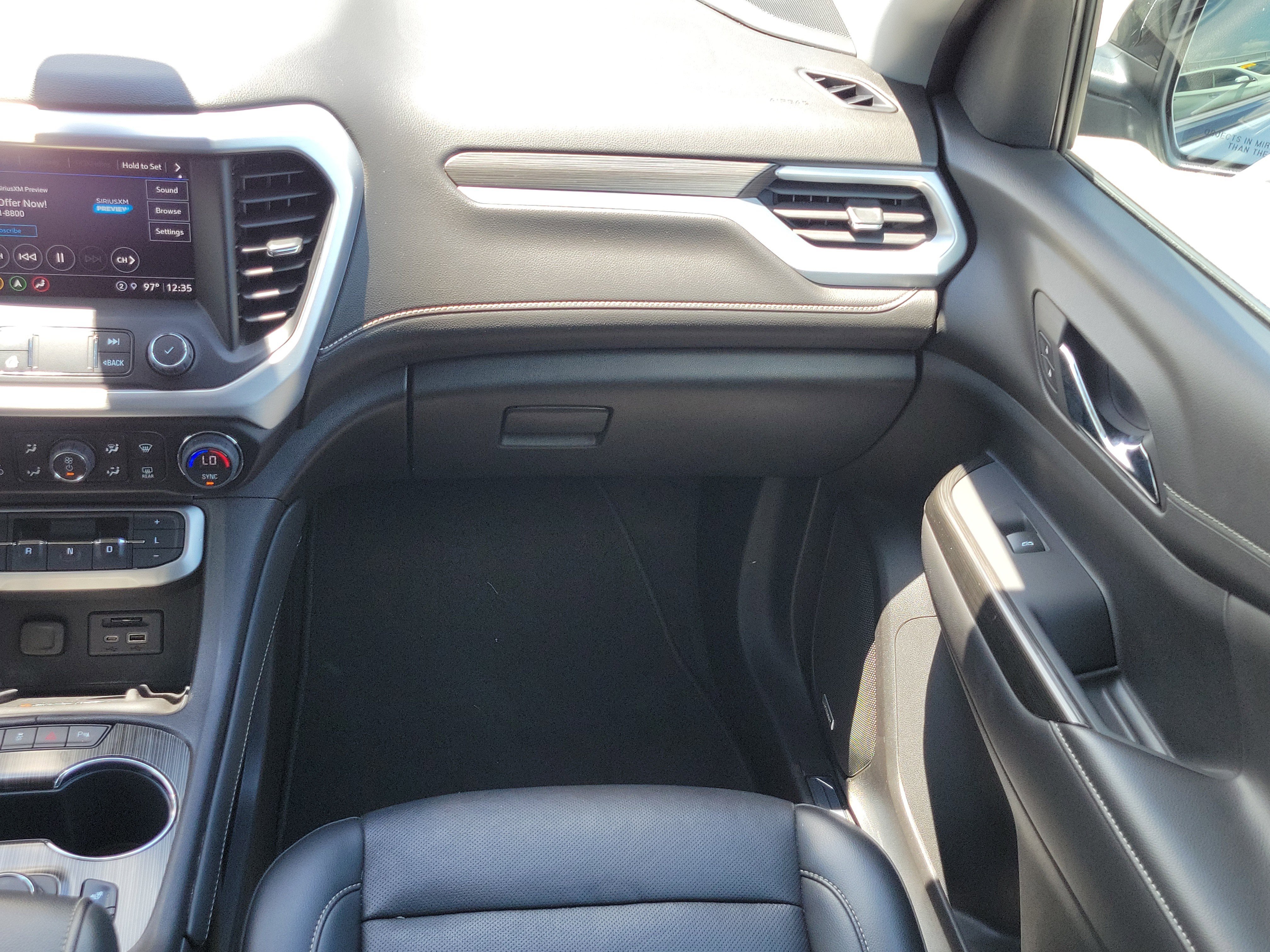 Used 2023 GMC Acadia SLT w/ Elevation Edition FWD image 16