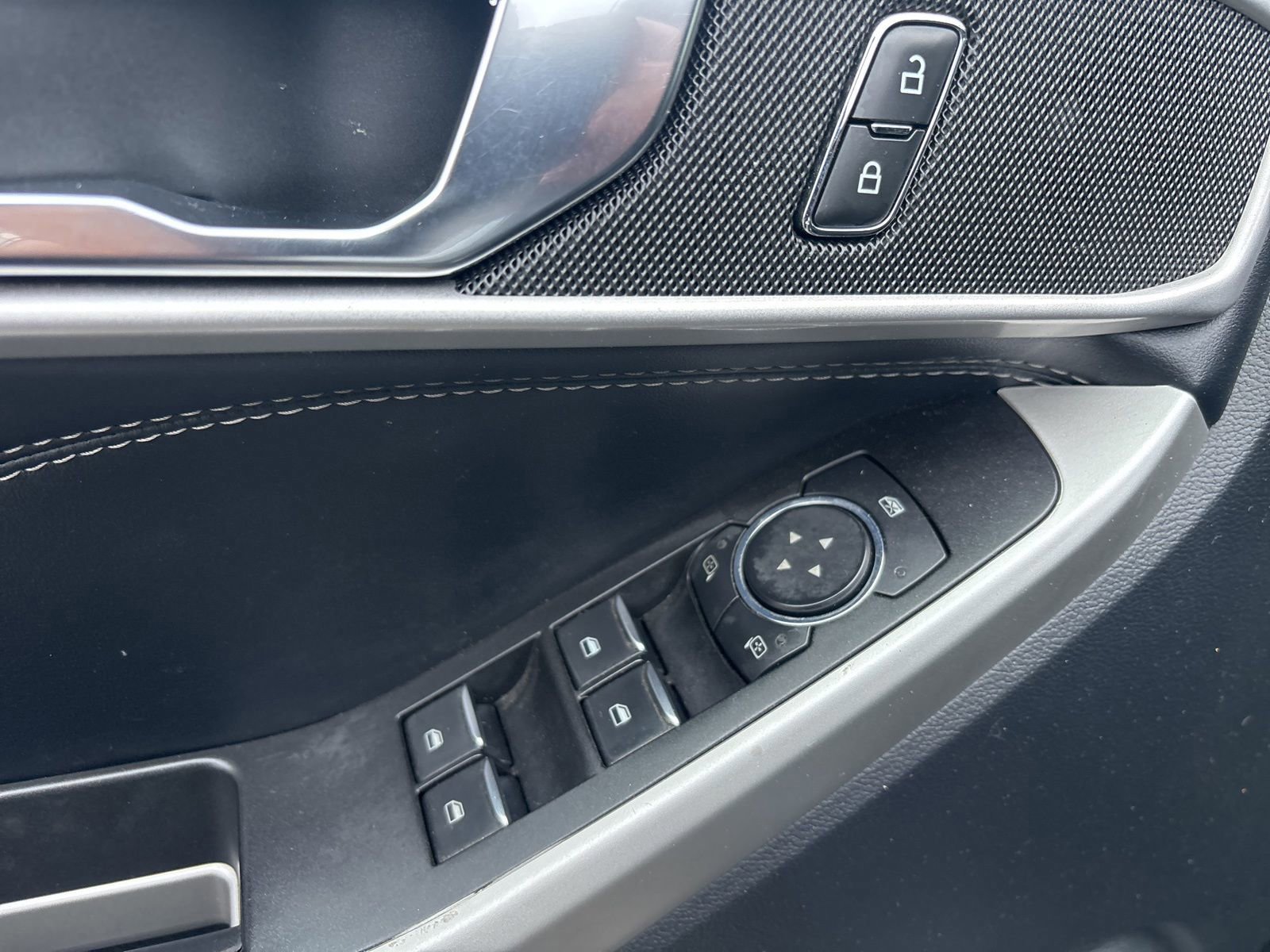 Certified 2021 Ford Explorer XLT w/ Equipment Group 202A image 15