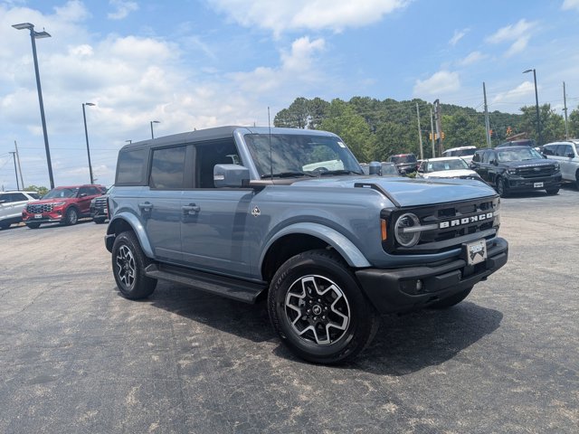 Certified 2025 Ford Bronco Outer Banks AWD/4WD image 1