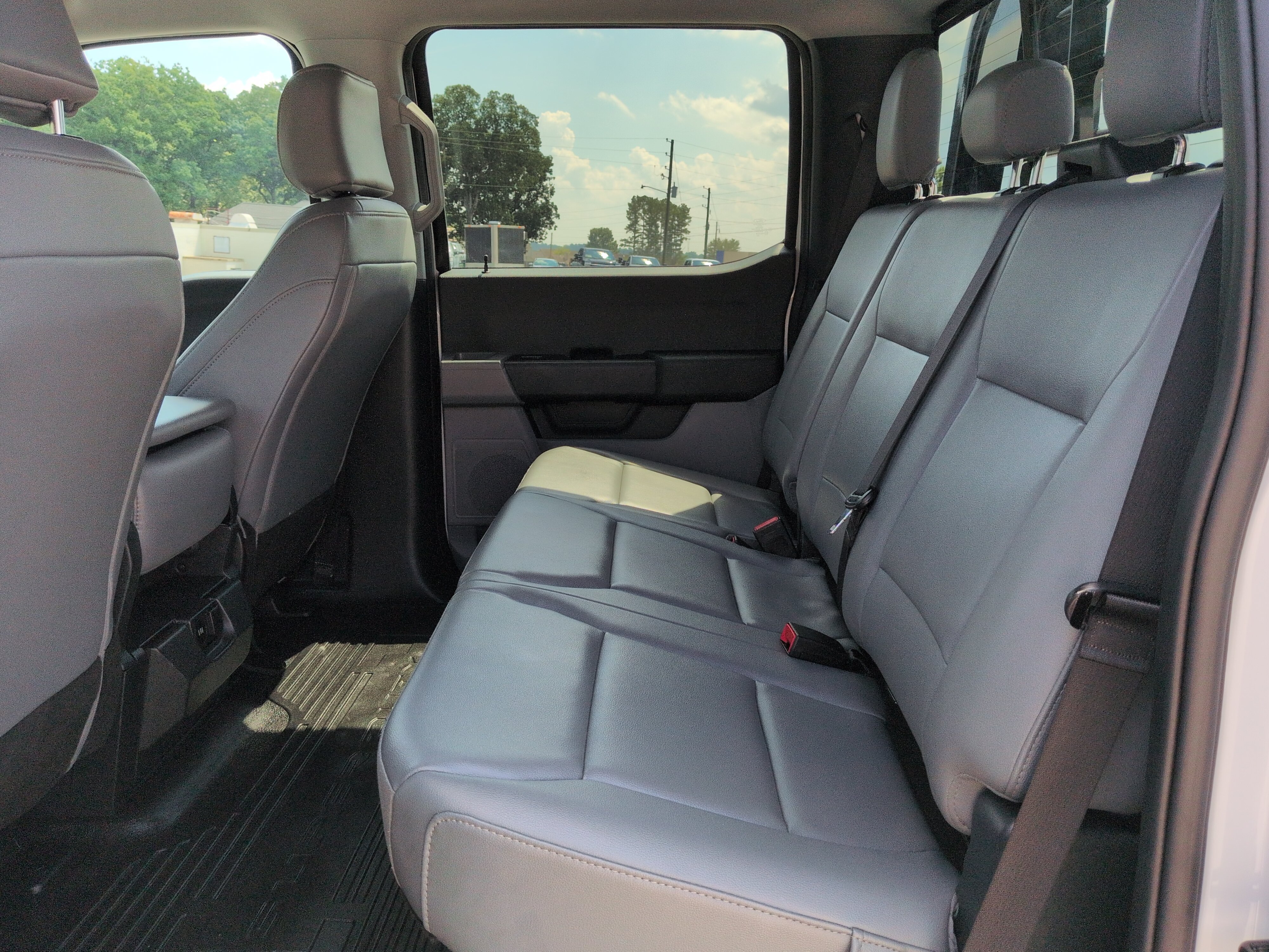 Certified 2025 Ford F350 XL w/ XL Chrome Package AWD/4WD image 12