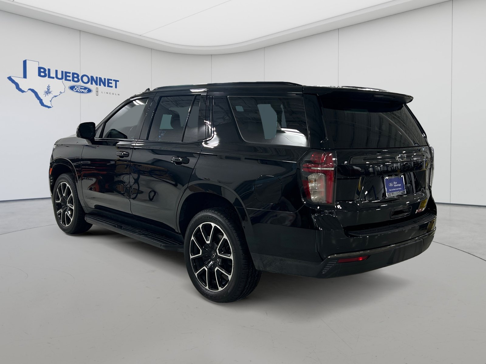 Used 2021 Chevrolet Tahoe RST w/ Luxury Package RWD image 7