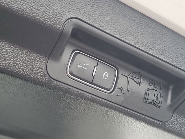 Certified 2023 Ford Explorer Platinum w/ Technology Package image 34