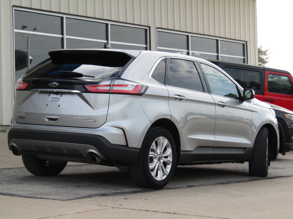 Certified 2020 Ford Edge Titanium w/ Equipment Group 301A AWD/4WD image 3